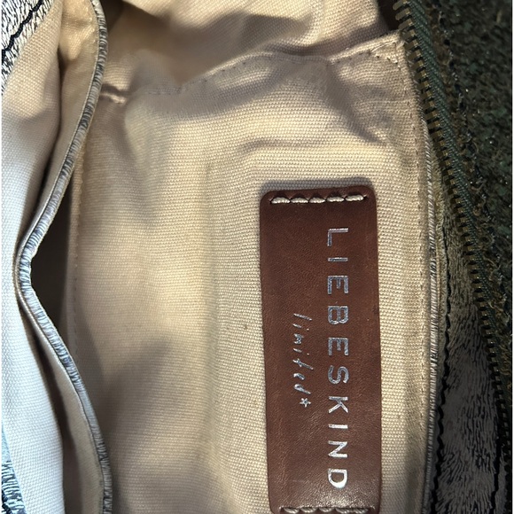 Liebeskind Berlin Satchel reflects the Zeitgeist yet remains timeless - Picture 5 of 6